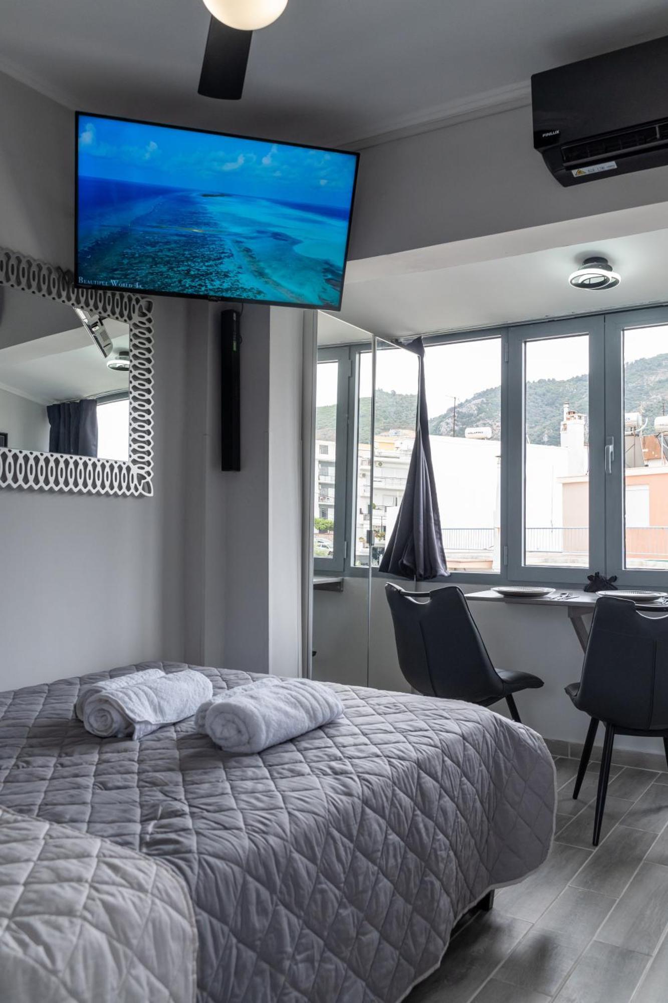 Loft Life Studio, With 360 View Of Mytilene Apartment Bagian luar foto